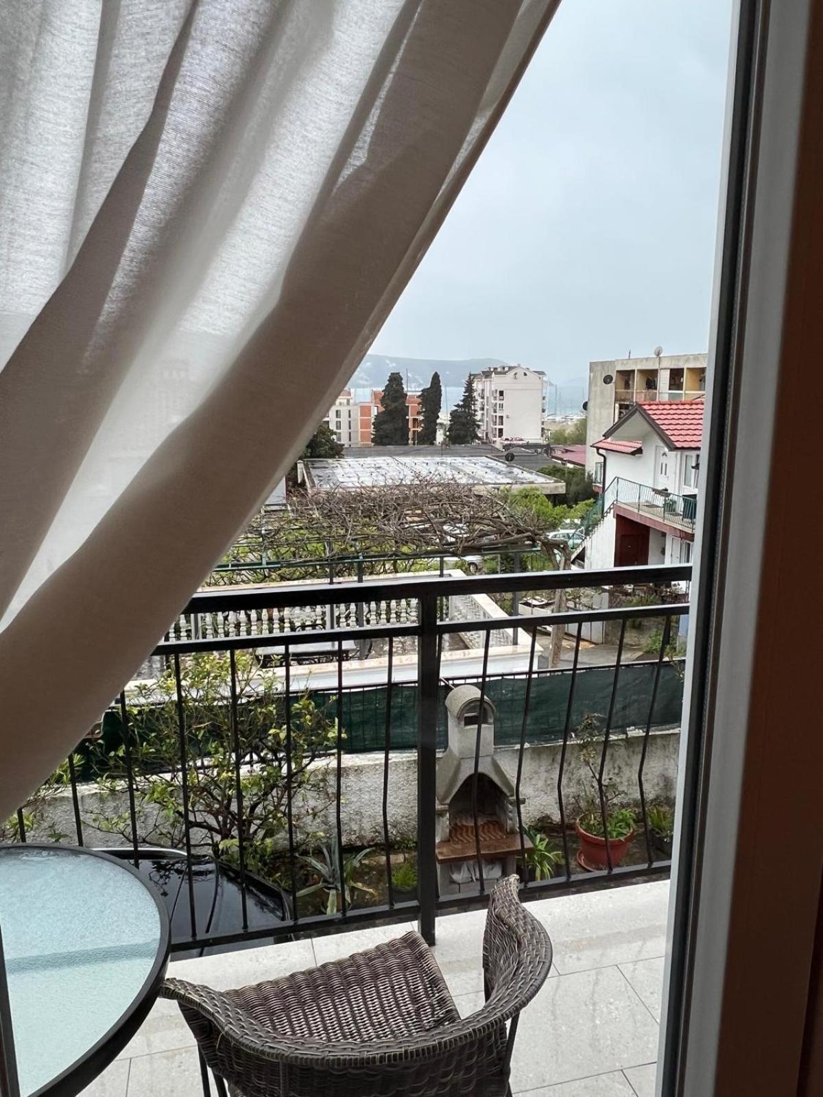 Apartments Lena Herceg Novi Eksteriør billede