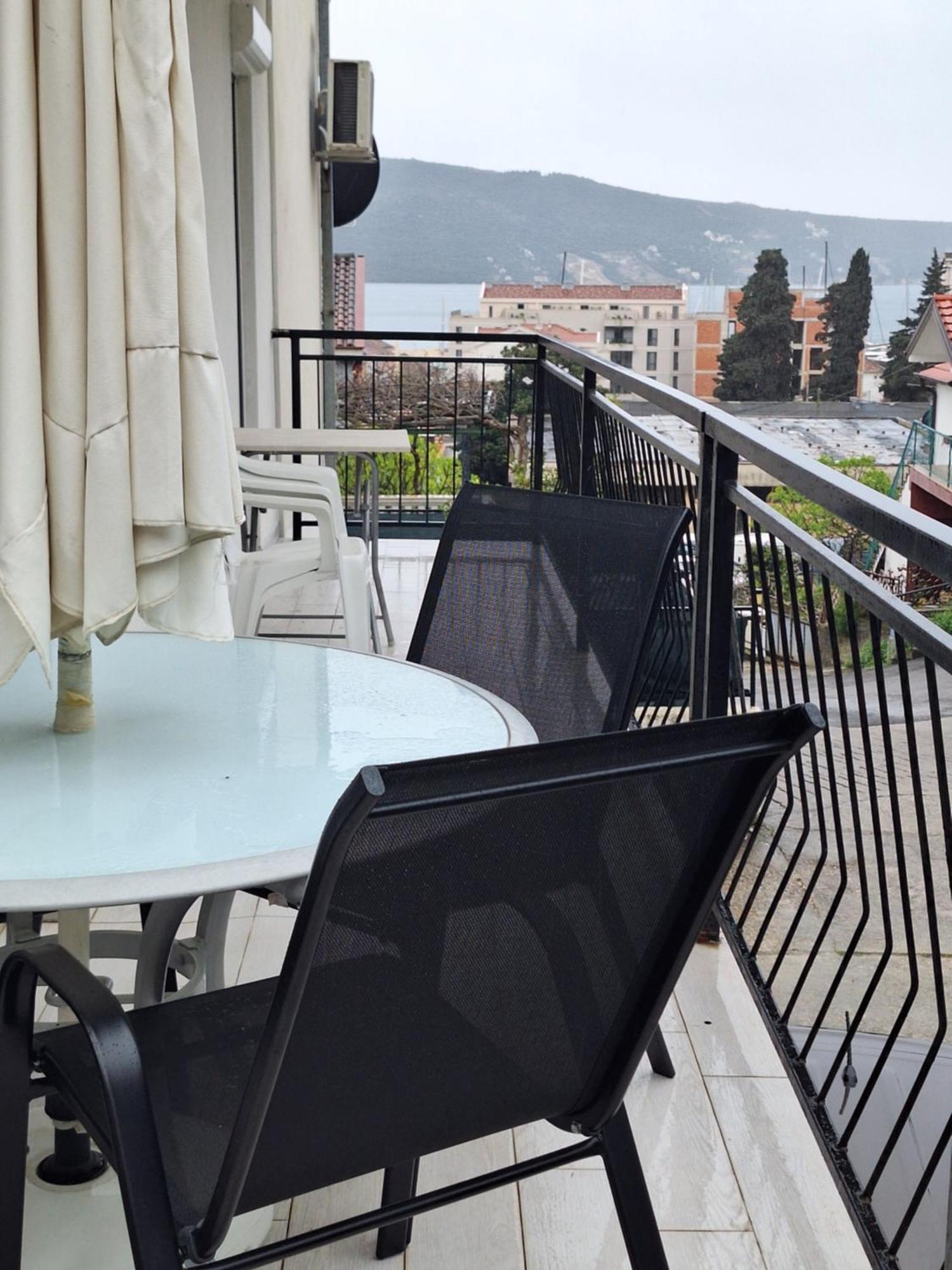 Apartments Lena Herceg Novi Eksteriør billede